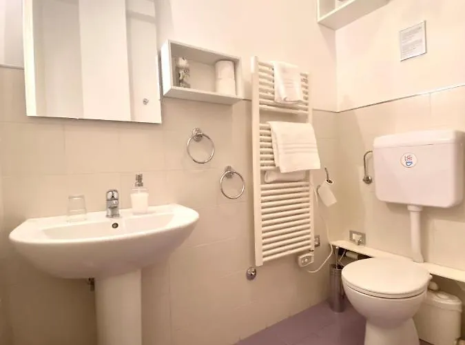 فندق مبيت وإفطار Domus Corso Umberto 18 4*