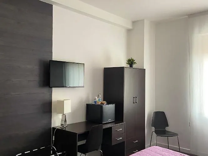 فندق مبيت وإفطار Domus Corso Umberto 18 4*