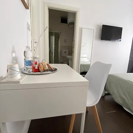 Domus Corso Umberto 18 לינה וארוחת בוקר 4*